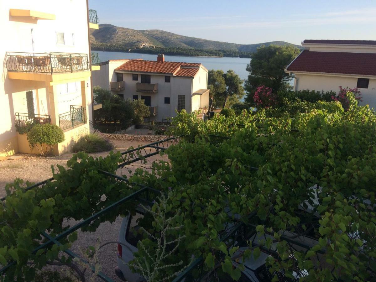 Apartments Maslina Жаборич Екстериор снимка